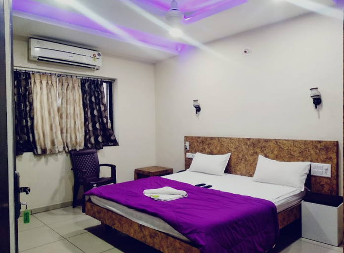 Bedroom 2, Rowton Hotel, Vadodara