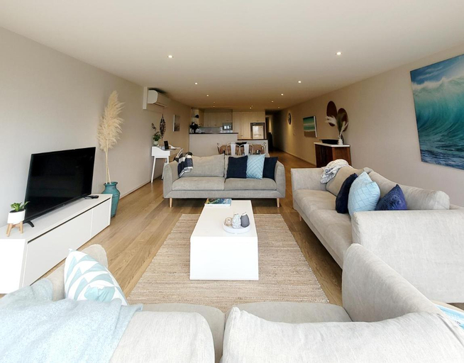 Bedroom 3, Waters Edge Apartment, Mornington P'sula - South