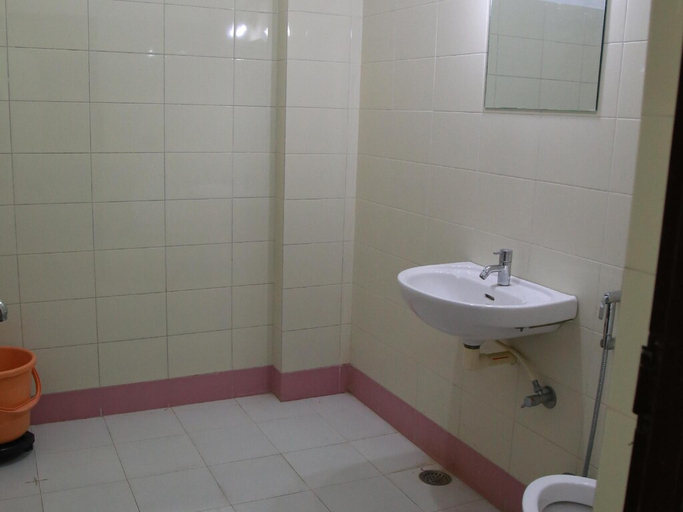 Bathroom 5, Hotel Ramnivas, Udaipur
