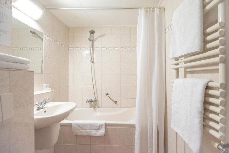 Bathroom 4, Hotel Royal, Noordwijk