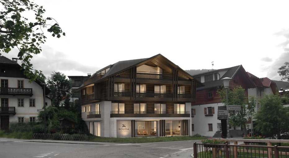 Exterior & Views