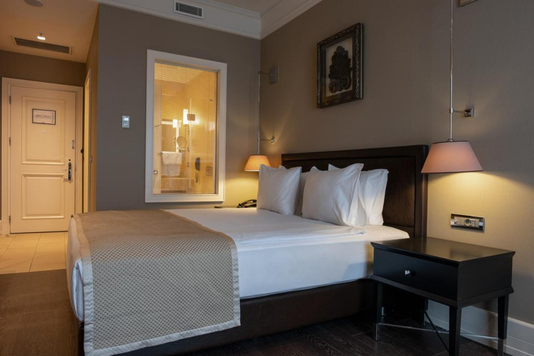 Bedroom 2, Windsor Hotel, Nuwara Eliya