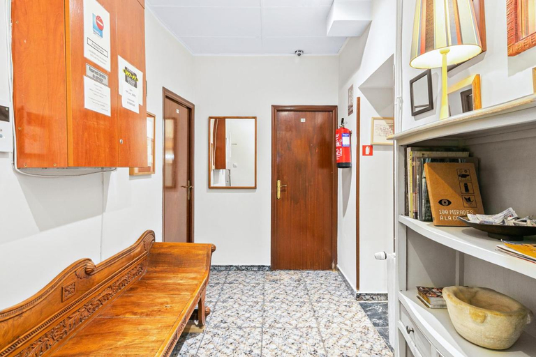 Others 4, Hostal Santa Ana, Barcelona