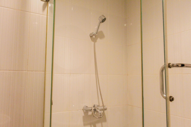 Bathroom 5, Nice And Comfort Studio At Tamansari Semanggi Apartment, Jakarta Selatan