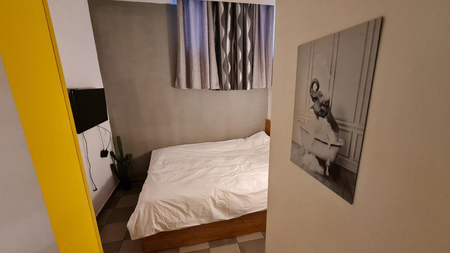 Bedroom 2, SPACE ART BOUTIQUE Downtown