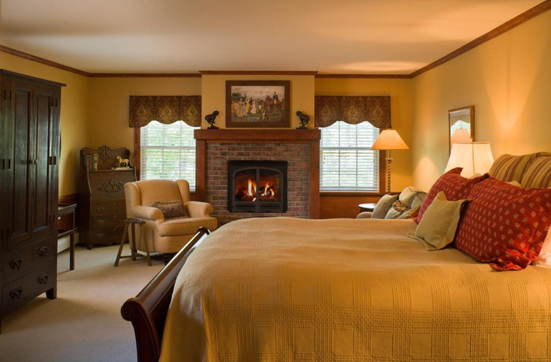 Bedroom 3, Reluctant Panther Inn & Restaurant, Bennington