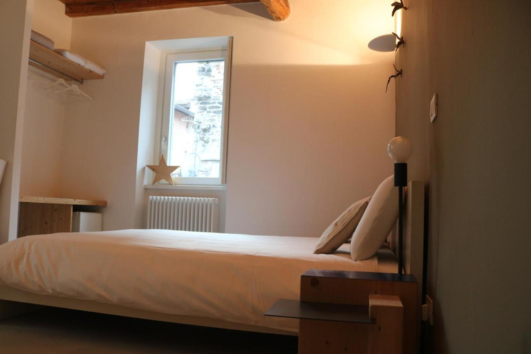 Bedroom 2, Fontana Rooms, Como