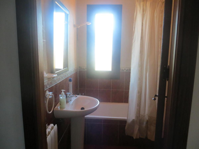 Bathroom 3, Hostal Rest. Campoabierto, Badajoz
