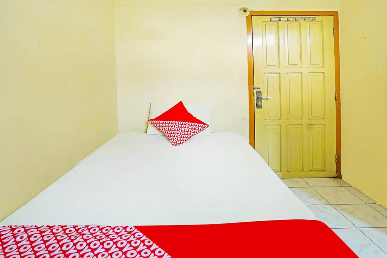 Bedroom 5, OYO 90390 Hotel Rd PremiumNearRSUD Station, Palembang
