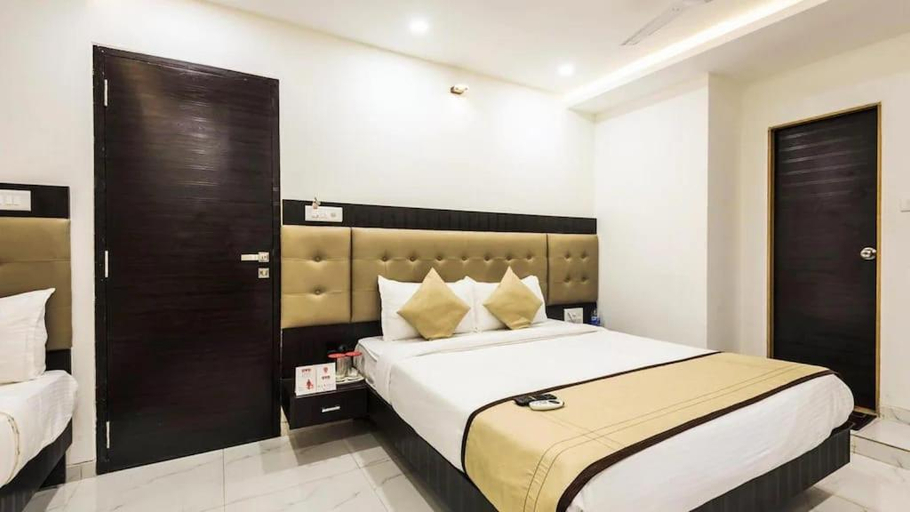 Bedroom 1, Hotel Bkc Palace Inn near US Consulate, Bandra Kurla Complex, Mumbai Suburban