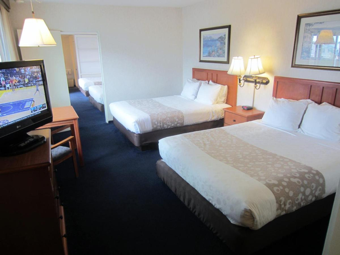 Bedroom 2, Newport Channel Inn - Near Huntington State Beach, Orange