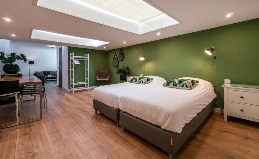 Bedroom 1, Familie Hotel & Apartments Alkmaar, Alkmaar