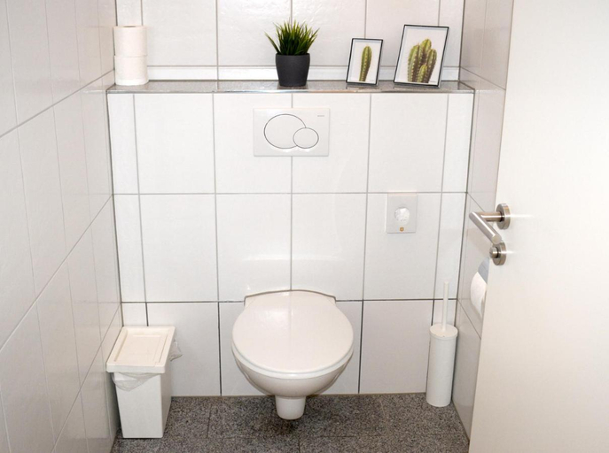 Bathroom 4, Gastehaus Neckarsulm, Heilbronn