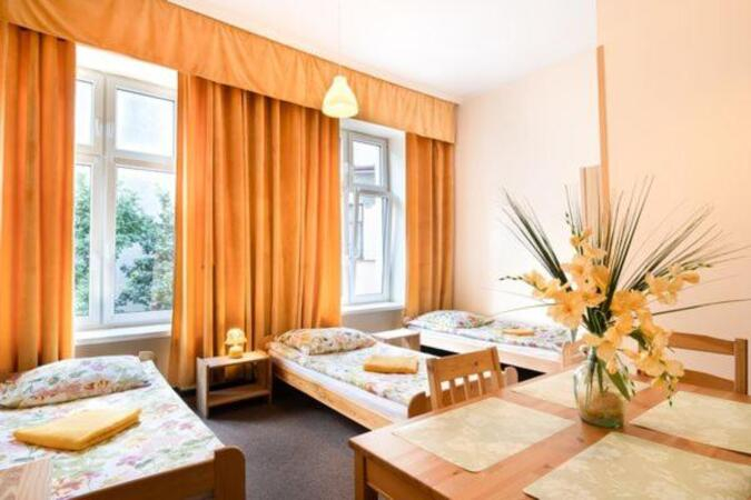 Bedroom 5, Hotelik Relax H360, Łódź