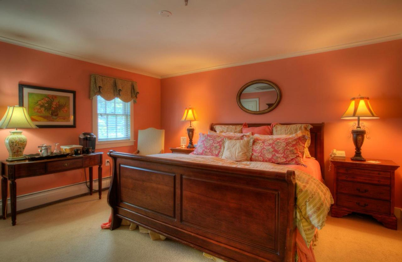 Bedroom 1, Reluctant Panther Inn & Restaurant, Bennington