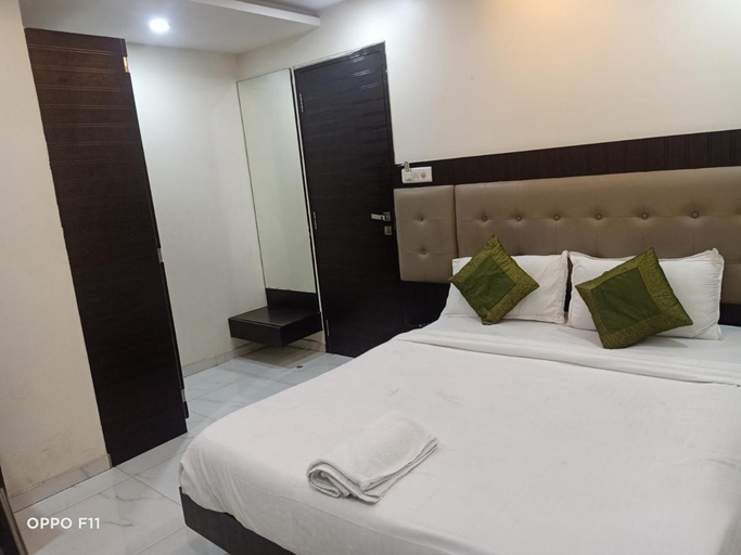 Bedroom 4, Hotel Bkc Palace Inn near US Consulate, Bandra Kurla Complex, Mumbai Suburban