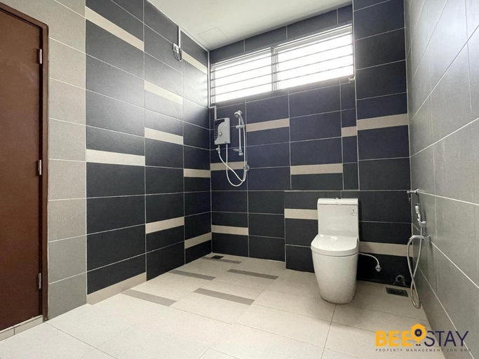Bathroom 2, Desaru Arcadia Villa by Beestay 5 Mins to Beach, Kota Tinggi
