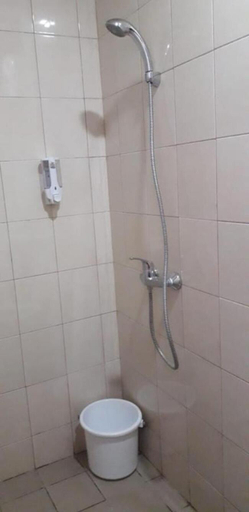 Bathroom 4, Vida View Apartement, Tower Asthon Unit 20 P, Makassar