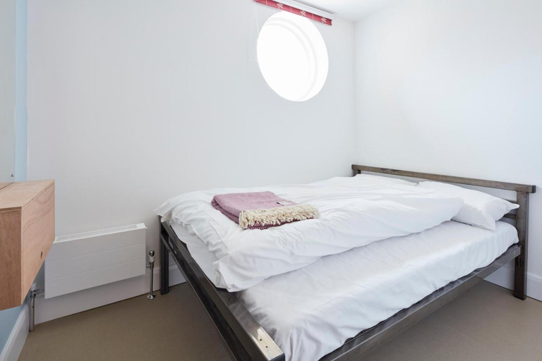 Bedroom 4, The Barrel Store Cirencester, Gloucestershire