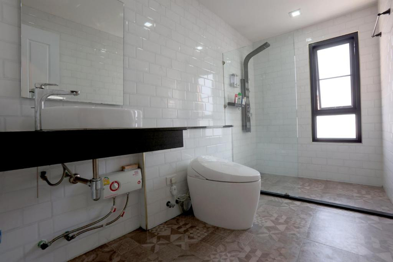 Bathroom 4, TarTar&Nay Hostel, Muang Chiang Mai
