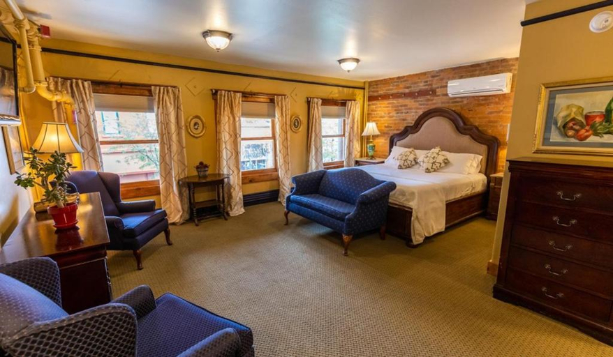 Bedroom 4, Weatherford Hotel, Coconino