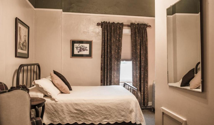 Bedroom 2, Weatherford Hotel, Coconino