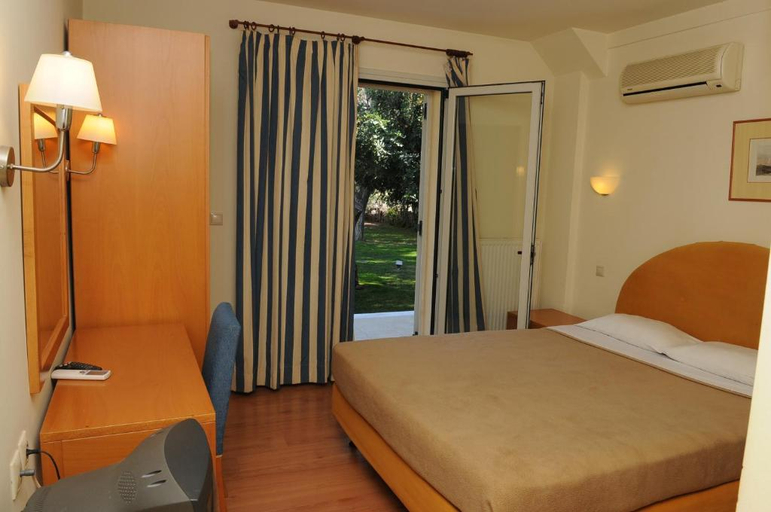 Bedroom 4, Hotel Pantheon, Attica