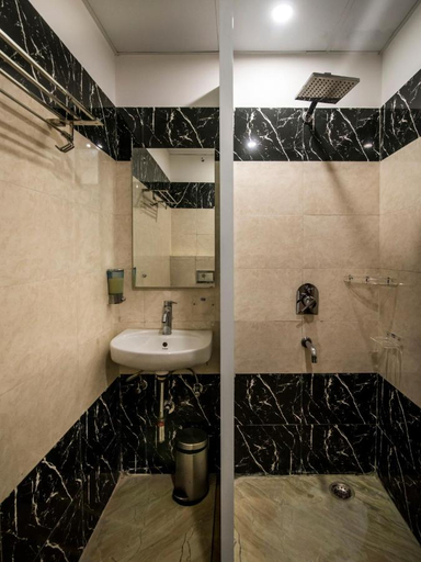 Bathroom 4, Gypsy Nest, Agra