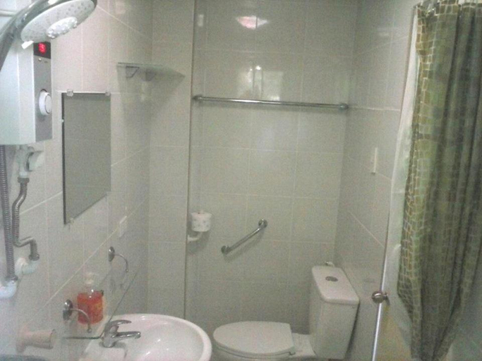 Bathroom 3, Magdalene Apartment, Balamban