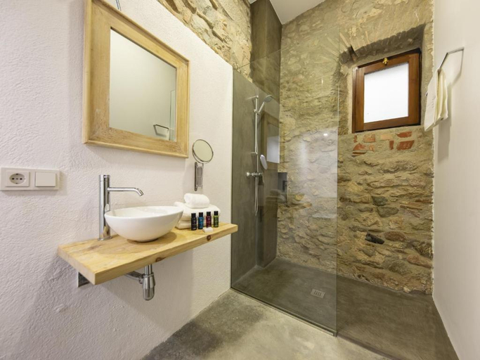 Bathroom, Bravissimo Bali, beautiful 2 bedroom apartment, Girona