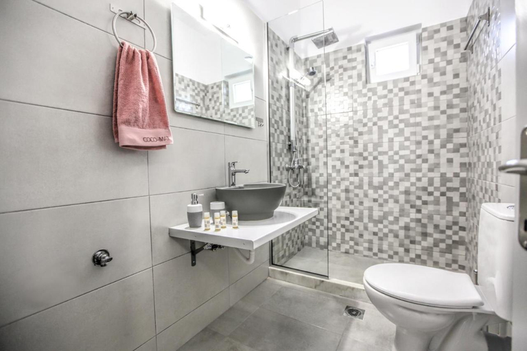 Bathroom 4, Terra di Meteora Suites 1, Thessaly