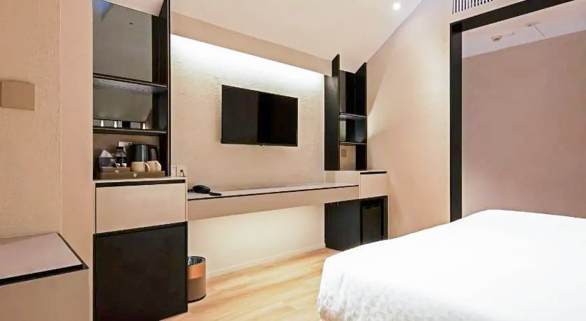 Bedroom 4, Hotel 1900 @ Chinatown (Previously known as Porcelain Hotel), Singapore