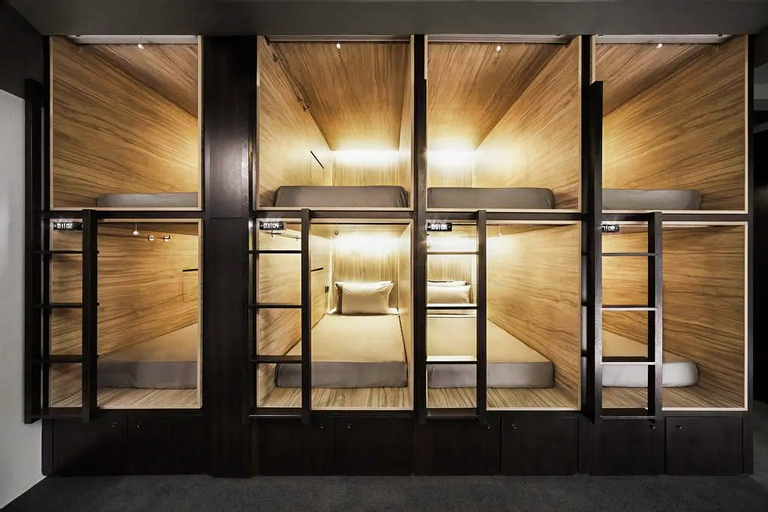 Bedroom 2, The Pod Boutique Capsule Hotel, Singapore