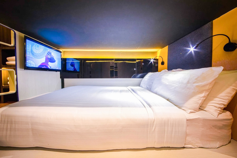Bedroom 2, CUBE Family Boutique Capsule Hotel Chinatown, Singapore
