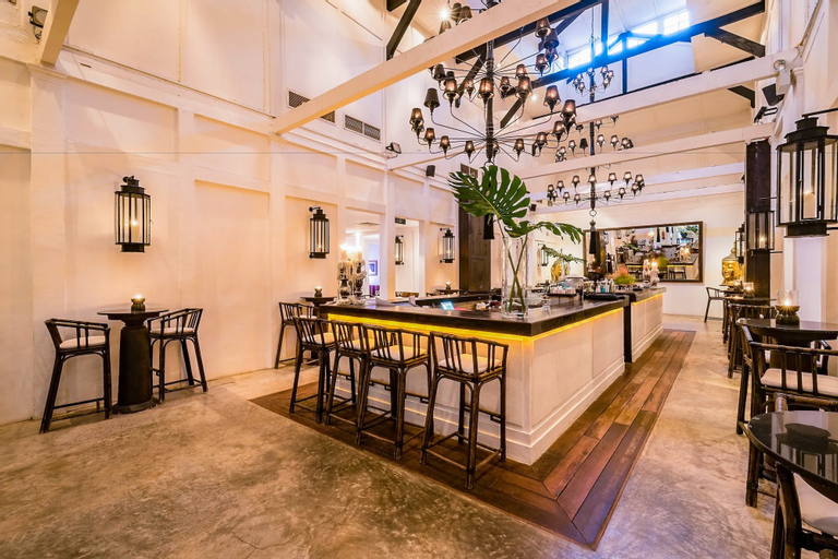 Food & Drinks 5, Labrador Villa, Singapore