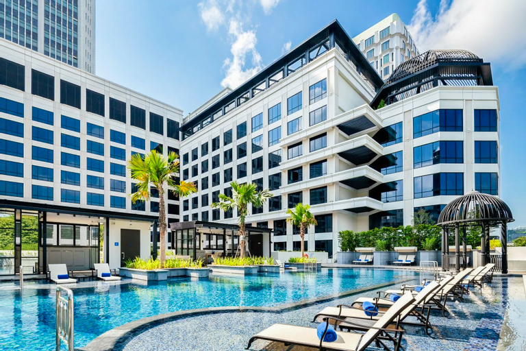 Sport & Beauty 5, Grand Park City Hall, Singapore
