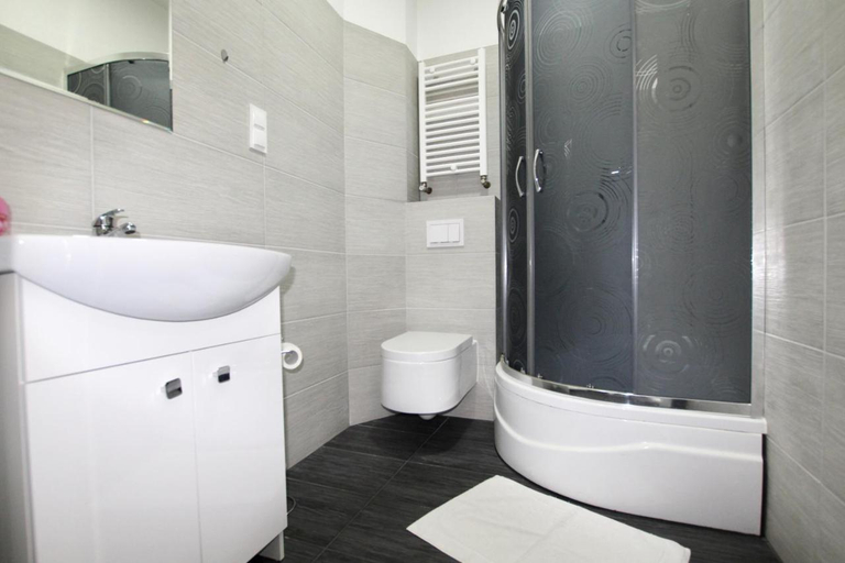 Bathroom 2, VESTA Apartamenty P23, Szczecin