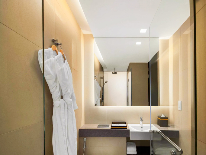 Bathroom 3, Ramada by Wyndham Singapore at Zhongshan Park, Singapore