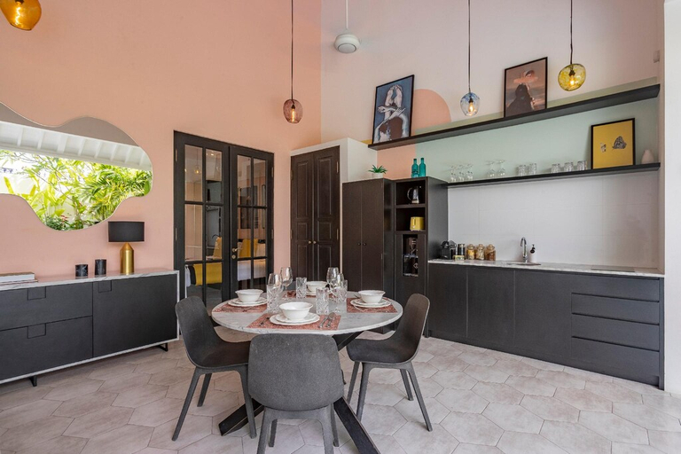 Others 5, Villa Caorrun, Badung