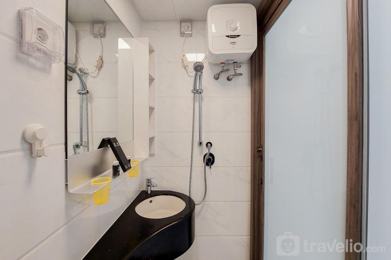 Bathroom 4, Pleasurable Studio At Sky House Bsd Apartment, South Tangerang