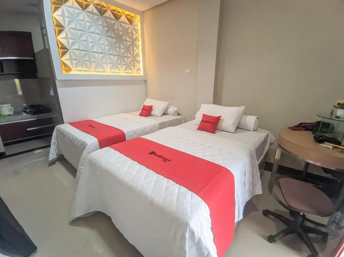 Bedroom 4, RedDoorz Syariah near Pasar Aceh Shopping Centre, Banda Aceh