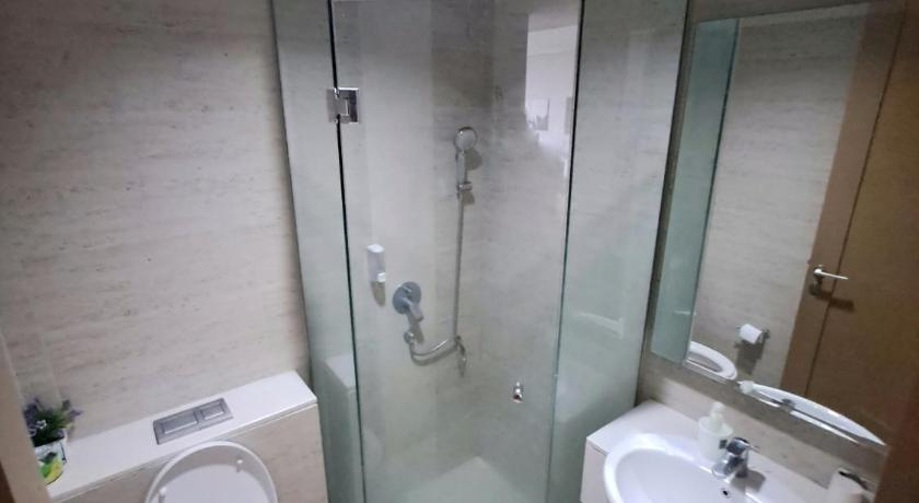 Bedroom, 1 BR Apartment Near Shopping Malls, West Jakarta