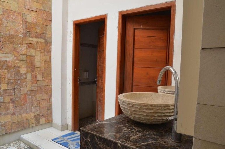 Bathroom 4, Malang Center Apartments, Malang