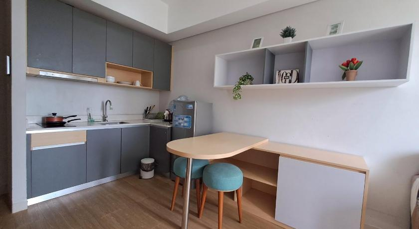 Dining Room, 1 BR Apartment Near Shopping Malls, West Jakarta