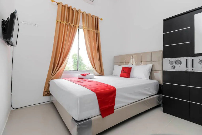 Bedroom 2, RedDoorz near Jembatan Ampera Palembang, Palembang