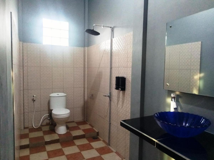 Bathroom 5, Kurnia Homestay, Ternate