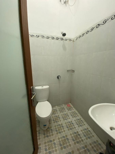 Bathroom 3, The Koi Guest House, Badung