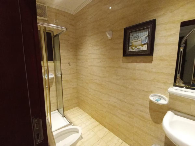 Bathroom, Celine Al Motamaiza Furnished Apartment, Jeddah