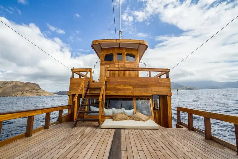 Others 5, Kelana Boat, West Manggarai