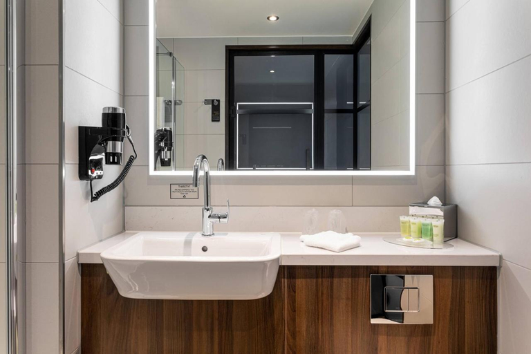 Bathroom 4, Courtyard by Marriott Amsterdam Airport, Haarlemmermeer